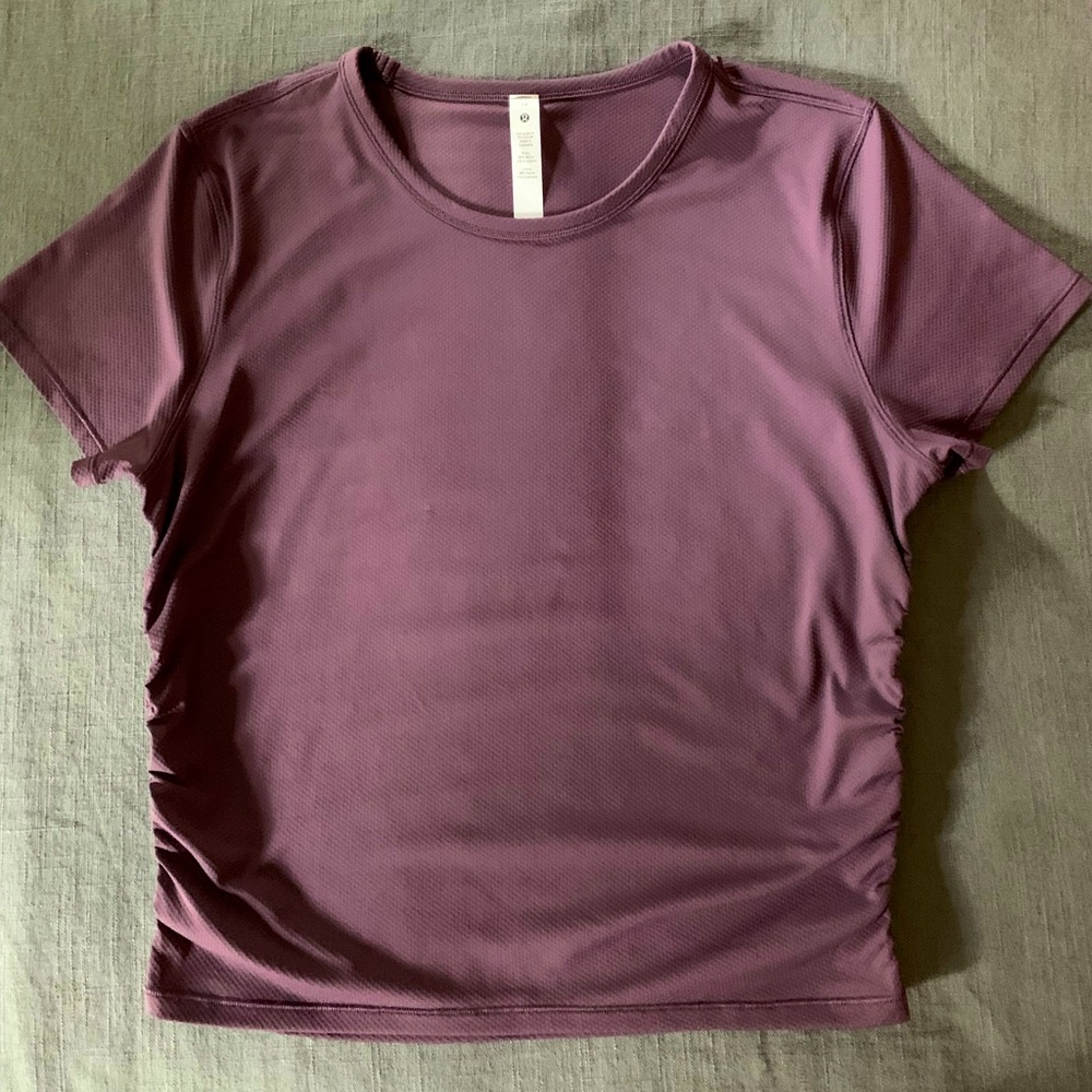 Lululemon crop top.